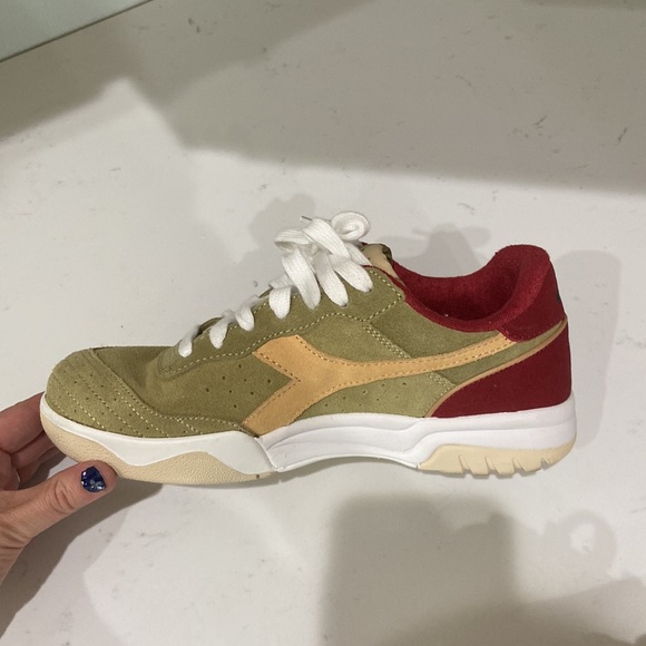 Diadora Italian athletic shoes ❤️🔥 men's 8 EUC( stain on the right shoe lace) - Picture 8 of 15